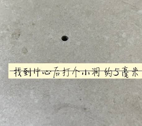 镇赉瓷砖空鼓维修公司专业解答在瓷砖铺贴过程中，如果砂料搅拌不均匀，将会带来以下问题