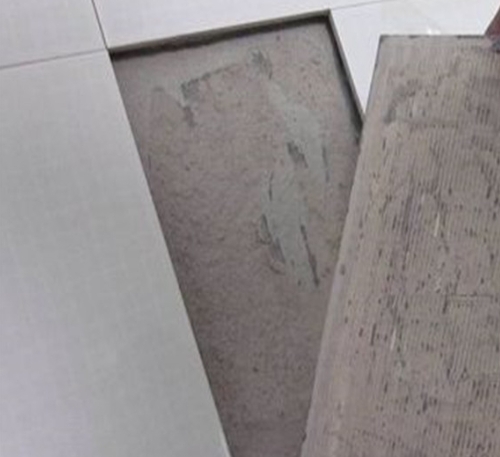 镇赉瓷砖空鼓维修公司分享瓷砖铺贴时如果打浆（即涂抹在瓷砖背面和基层上的砂浆或瓷砖胶）过少，会带来以下问题